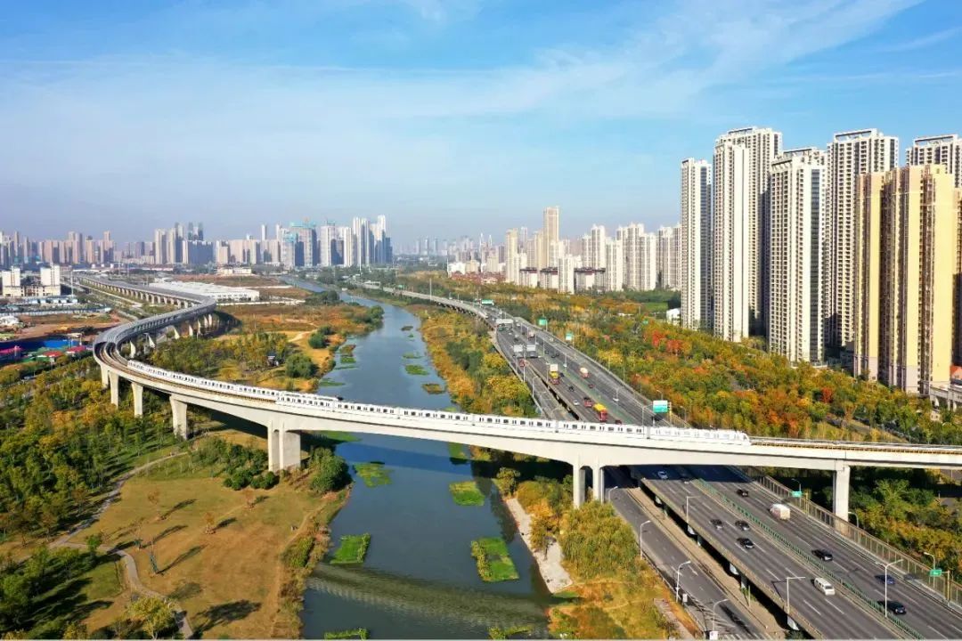 截至目前,武漢地鐵運(yùn)營總里程數(shù)達(dá)到435公里 截至目前,武漢地鐵運(yùn)營總里程數(shù)達(dá)到435公里